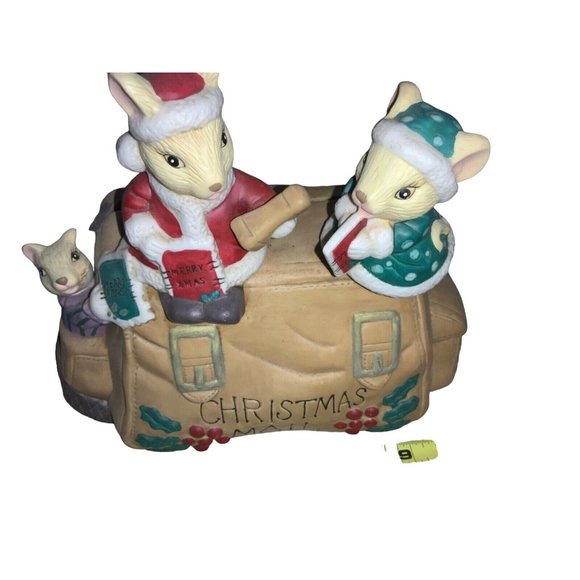 Ceramic Christmas Card Mail Holder Mr & Mrs Santa Mice & Helper - Picture 8 of 9